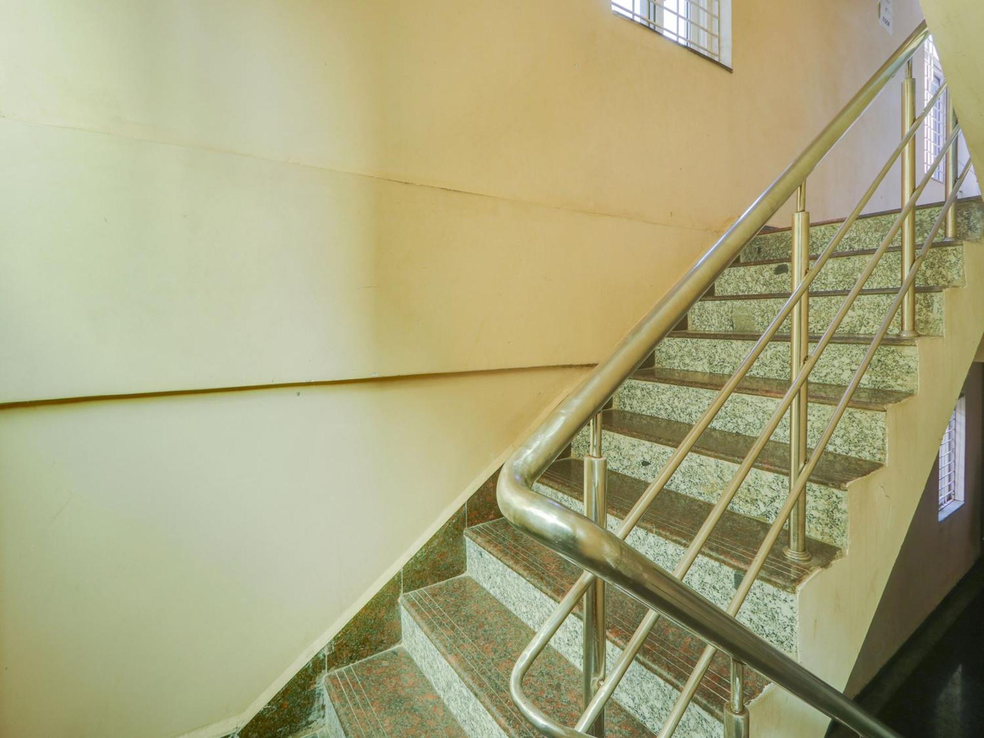 Super Townhouse Qualia Prime Hotel Near Nexus Mall Hyderabad Luaran gambar